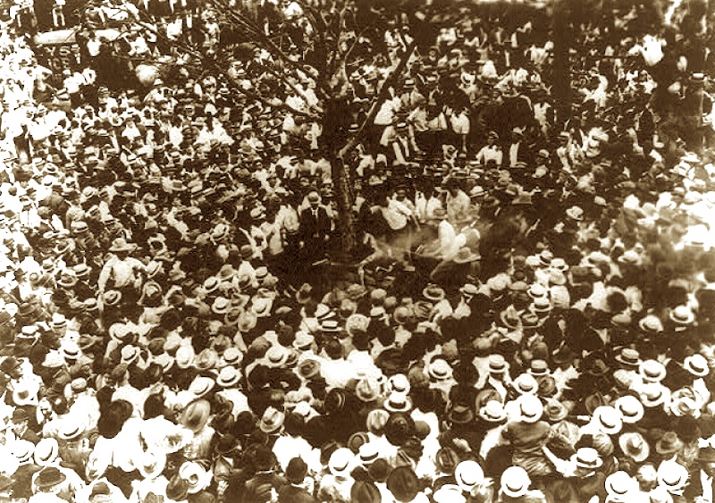 1916 after-church lynching in Waco, Texas.